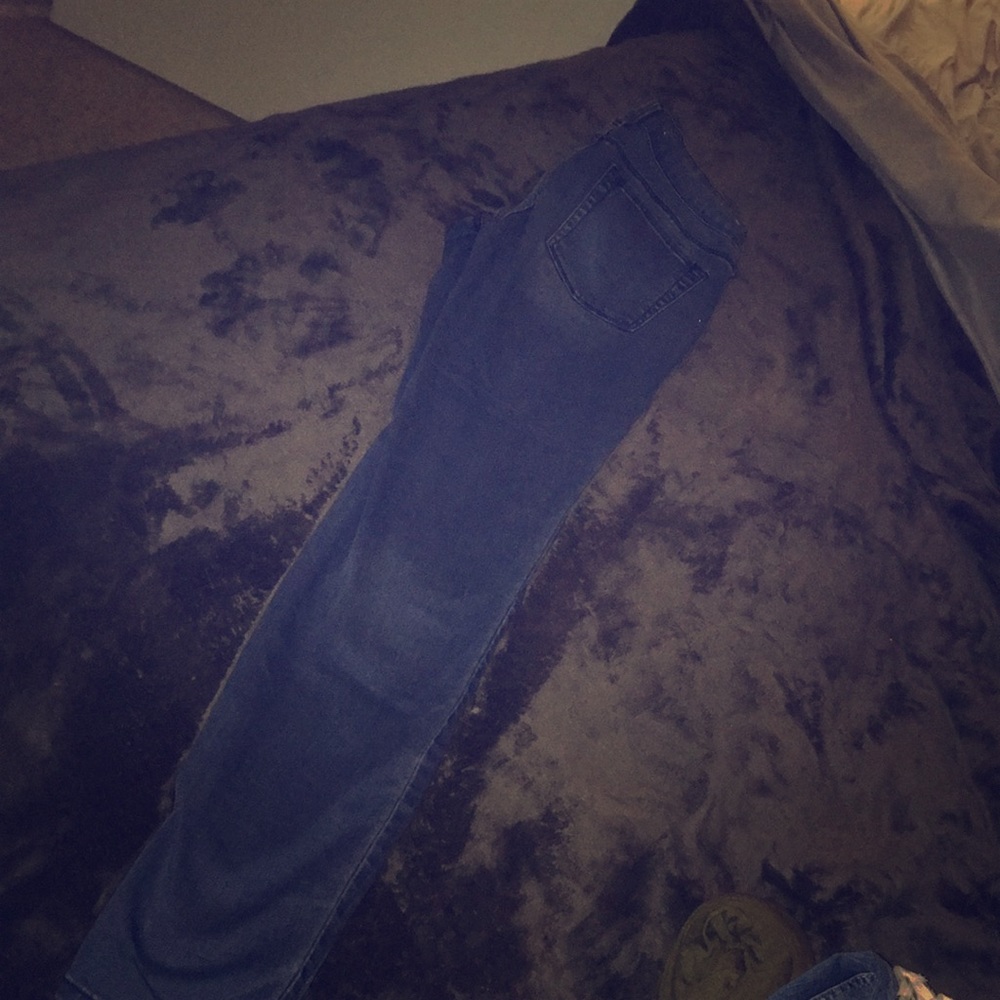 Tight fitting skinny jeans